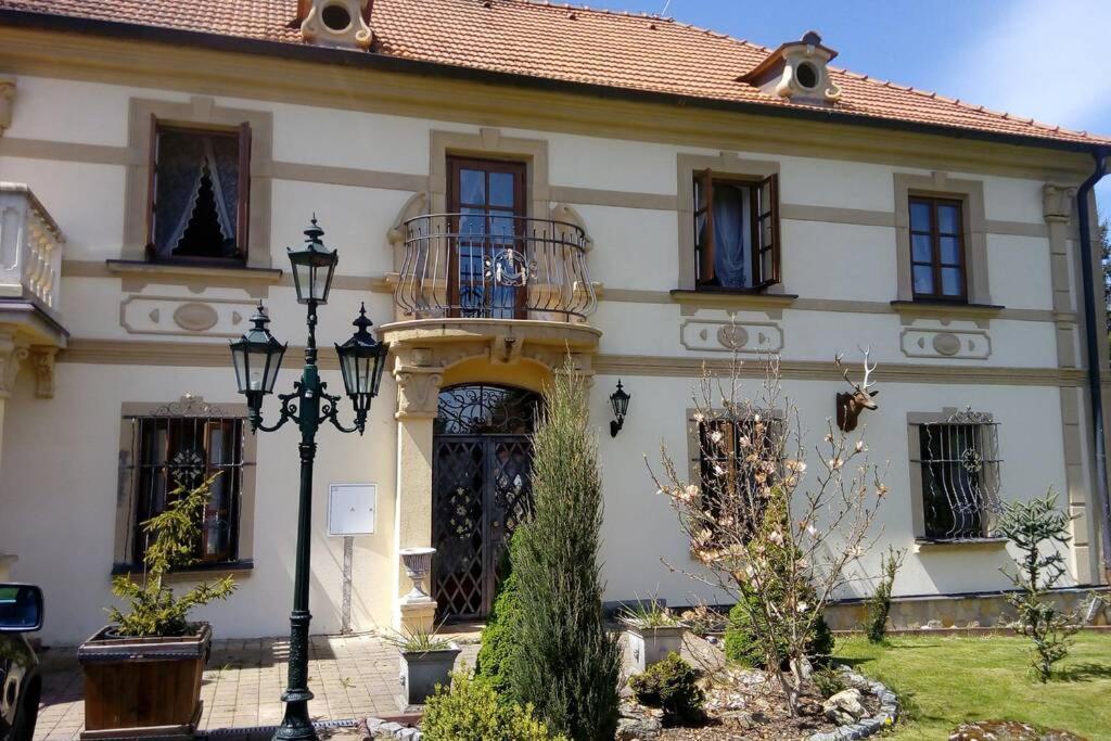Zamecek Zdiky - Knizeci Apartman Bujanov Εξωτερικό φωτογραφία